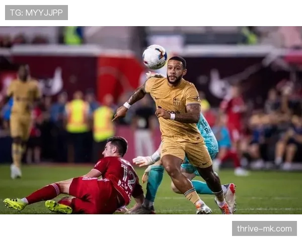 加纳乔 vs 拉菲尼亚：边路技术与冲击力对比分析